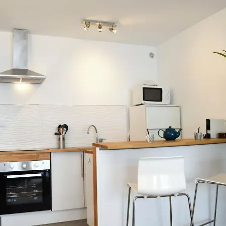 Renove Avec Terrasse, Apercu Et Parking Privatif Au Lavandou, 3 Couchages - Fr-1-251-303 Apartment Le Lavandou